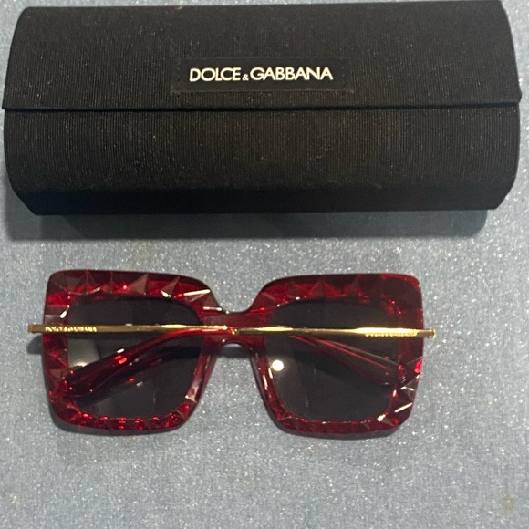Dolce and Gabbana sunglasses - Picture 5 of 7